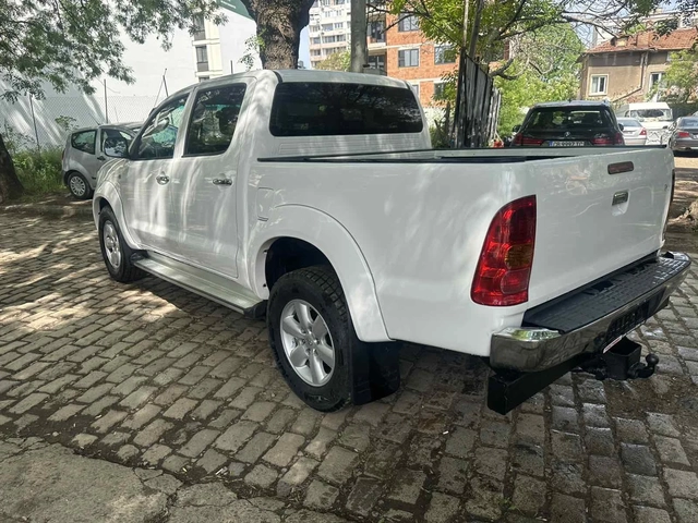 Toyota Hilux - автомобили, коли, обяви за нови и употребявани 3