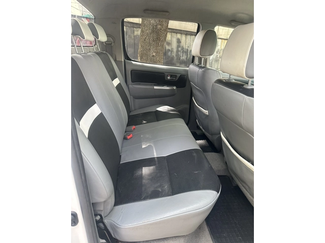 Toyota Hilux - автомобили, коли, обяви за нови и употребявани 9