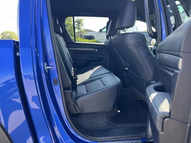 Toyota Hilux 2.8D 6АТ INVINCIBLE - автомобили, коли, обяви за нови и употребявани 12