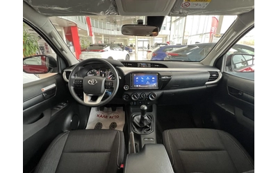Toyota Hilux 2.8D 6MT Comfort - автомобили, коли, обяви за нови и употребявани 11