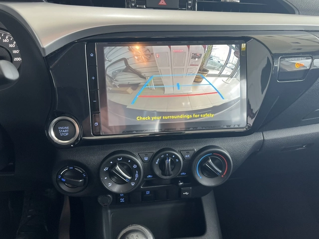 Toyota Hilux 2.8D 6MT Comfort - автомобили, коли, обяви за нови и употребявани 13