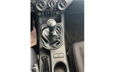 Toyota Hilux 2.8D 6MT Comfort - автомобили, коли, обяви за нови и употребявани 15