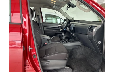 Toyota Hilux 2.8D 6MT Comfort - автомобили, коли, обяви за нови и употребявани 8