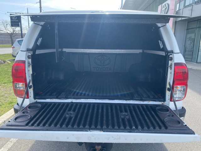 Toyota Hilux 2.4 D, MT - автомобили, коли, обяви за нови и употребявани 11