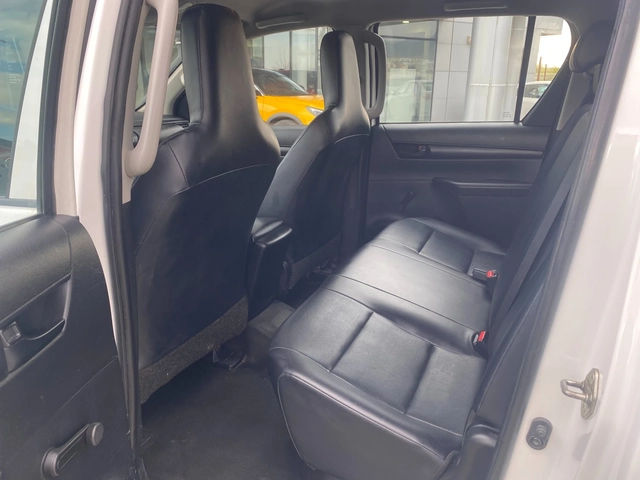 Toyota Hilux 2.4 D, MT - автомобили, коли, обяви за нови и употребявани 12