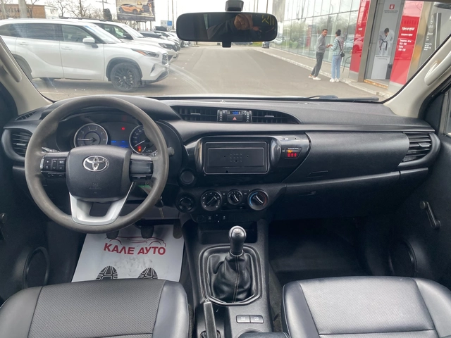 Toyota Hilux 2.4 D, MT - автомобили, коли, обяви за нови и употребявани 13