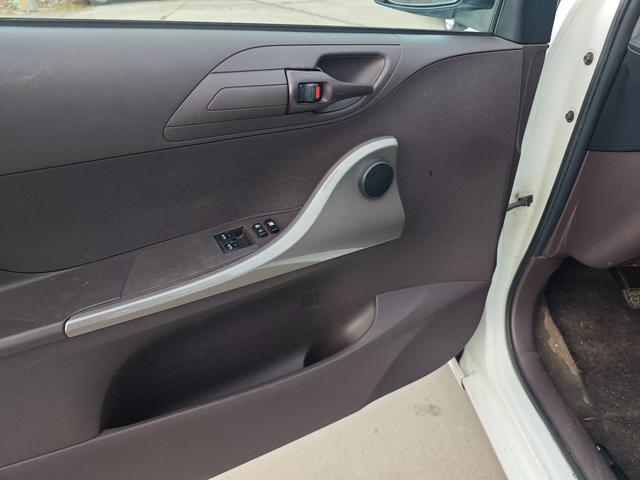 Toyota IQ 1.0VVTI АВТОМАТИК КЛИМАТИК SOL - автомобили, коли, обяви за нови и употребявани 13