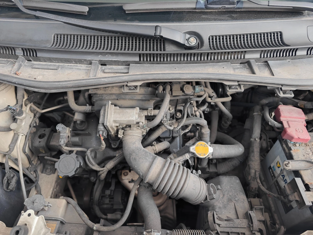 Toyota IQ 1.0VVTI АВТОМАТИК КЛИМАТИК SOL - автомобили, коли, обяви за нови и употребявани 14