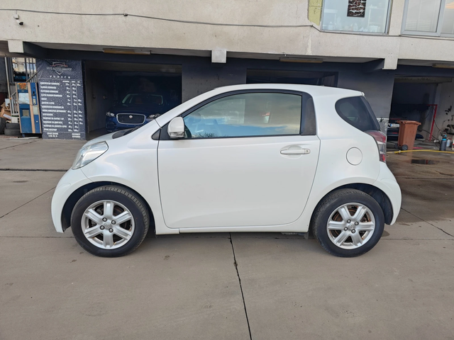 Toyota IQ 1.0VVTI АВТОМАТИК КЛИМАТИК SOL - автомобили, коли, обяви за нови и употребявани 5