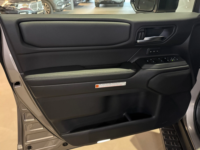 Toyota Land cruiser Luxury - автомобили, коли, обяви за нови и употребявани 5