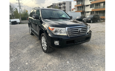 toyota-land-cruiser - 2