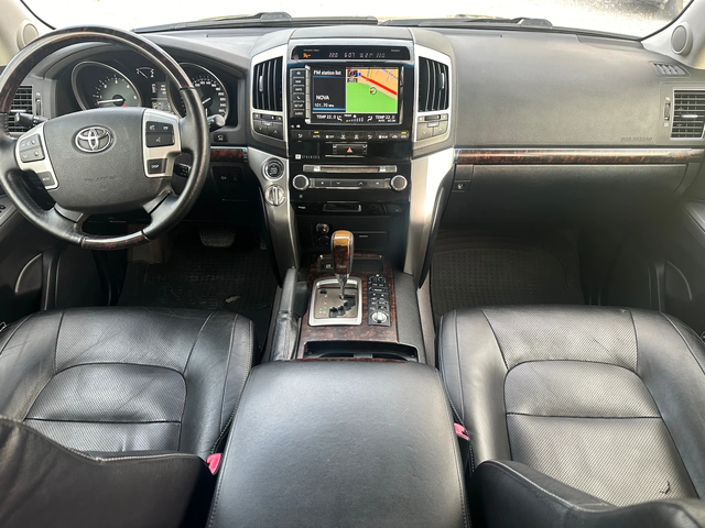 Toyota Land cruiser НАВИГАЦИЯ - автомобили, коли, обяви за нови и употребявани 9