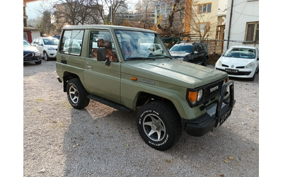 toyota-land-cruiser - 2