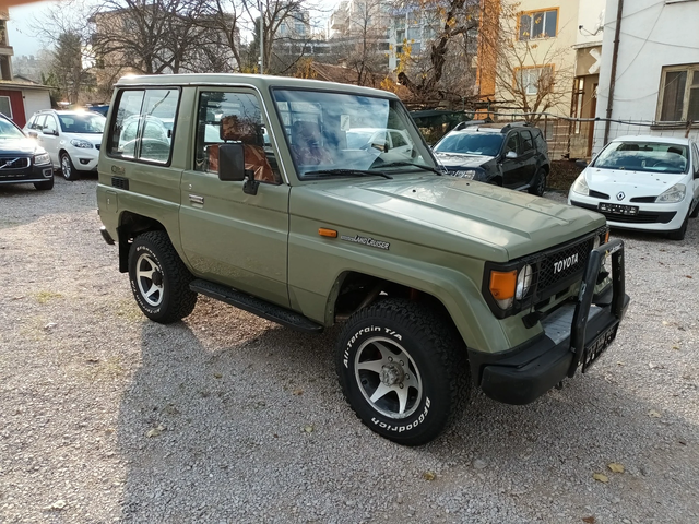 Toyota Land cruiser 2.4TD/4x4 - автомобили, коли, обяви за нови и употребявани 2