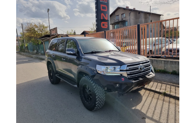 toyota-land-cruiser - 1
