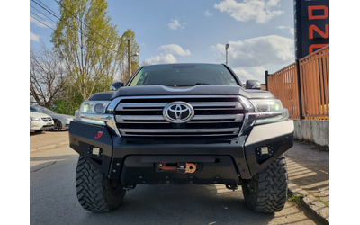 toyota-land-cruiser - 2