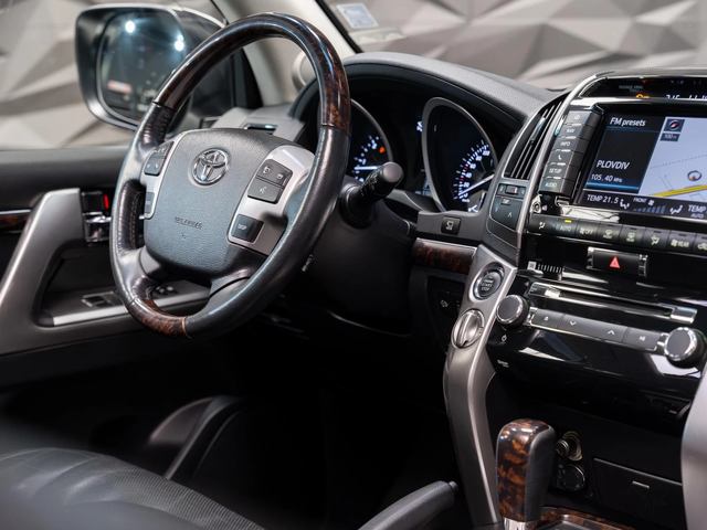 Toyota Land cruiser KAM* PANO* JBL* Обдухв* SHIKARI TUNING* CARBON* - автомобили, коли, обяви за нови и употребявани 11