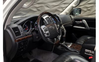 toyota-land-cruiser - 5