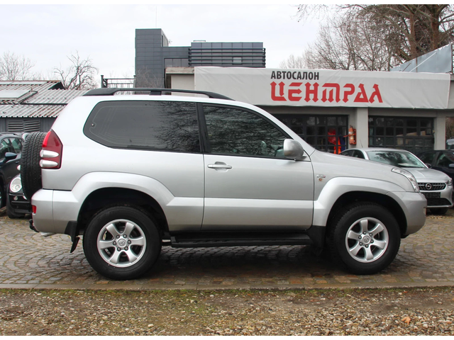 Toyota Land cruiser AUTOMATIC  3.0 D-4D 173 Hp - автомобили, коли, обяви за нови и употребявани 3