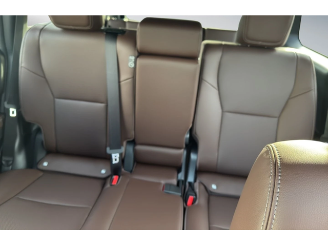 Toyota Land cruiser 2, 8 D Executiv - автомобили, коли, обяви за нови и употребявани 15