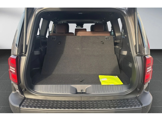 Toyota Land cruiser 2, 8 D Executiv - автомобили, коли, обяви за нови и употребявани 16