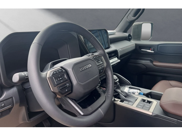 Toyota Land cruiser 2, 8 D Executiv - автомобили, коли, обяви за нови и употребявани 8