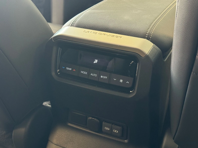 Toyota Land cruiser 2.4 iForce  PREMIUM - автомобили, коли, обяви за нови и употребявани 12