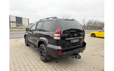 toyota-land-cruiser - 2