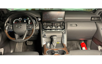Toyota Land cruiser 300 * 10 speed shift - автомобили, коли, обяви за нови и употребявани 11