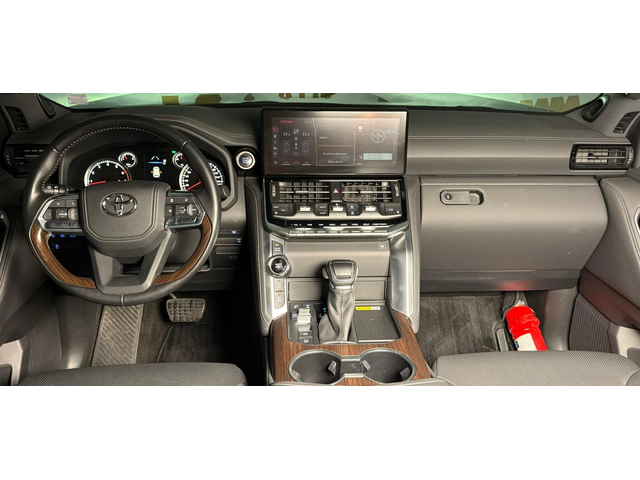 Toyota Land cruiser 300 * 10 speed shift - автомобили, коли, обяви за нови и употребявани 11