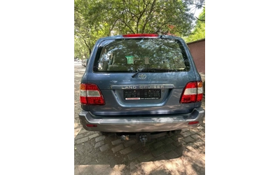 toyota-land-cruiser - 3