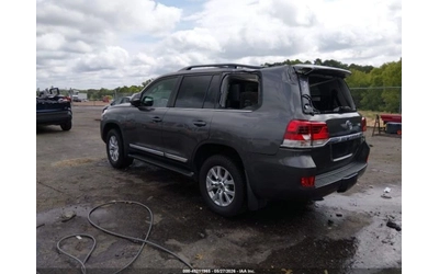 toyota-land-cruiser - 2