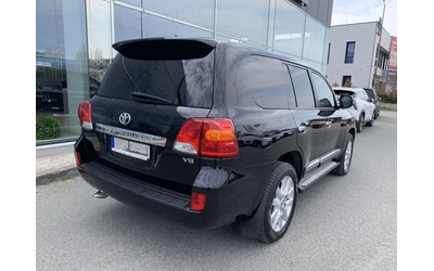 toyota-land-cruiser - 4