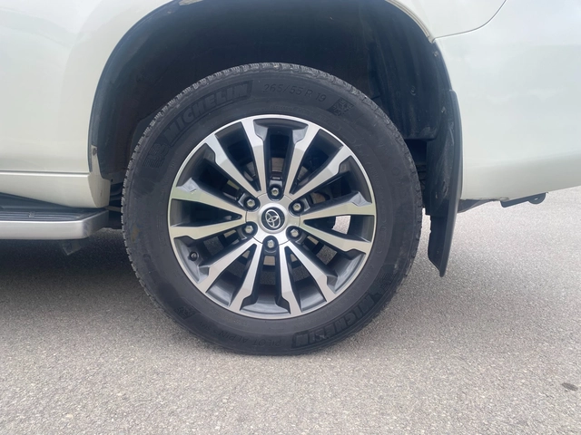 Toyota Land cruiser 150 2.8D Luxury - автомобили, коли, обяви за нови и употребявани 15