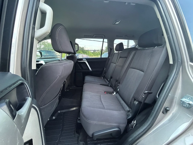 Toyota Land cruiser 150* 2.8D4D* 6+ 1 - автомобили, коли, обяви за нови и употребявани 14