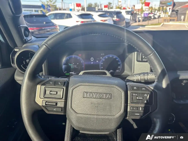 Toyota Land cruiser Land Cruiser Premium Package 4x4 - автомобили, коли, обяви за нови и употребявани 12