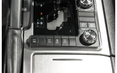 TOYOTA Land Land Crouiser VX 4.5d V8 - автомобили, коли, обяви за нови и употребявани 9