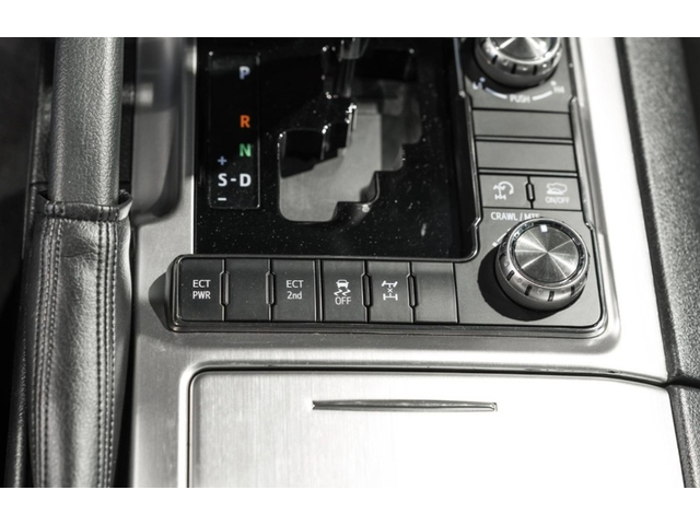 TOYOTA Land Land Crouiser VX 4.5d V8 - автомобили, коли, обяви за нови и употребявани 9