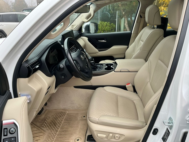 TOYOTA Land Land Cruiser 300 3.5 V6  - автомобили, коли, обяви за нови и употребявани 5