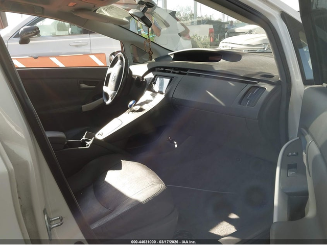 Toyota Prius 1.8L I-4 DOHC, VVT, 98HP Front Wheel Drive - автомобили, коли, обяви за нови и употребявани 4