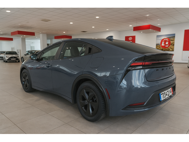 Toyota Prius 2.0 Hibrid - автомобили, коли, обяви за нови и употребявани 1