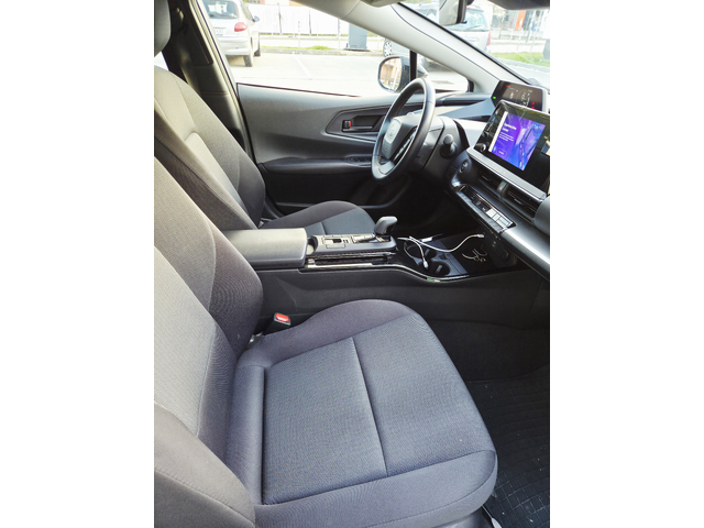 Toyota Prius 2.0 Hibrid - автомобили, коли, обяви за нови и употребявани 4