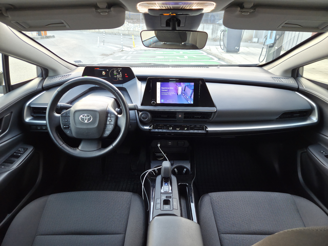 Toyota Prius 2.0 Hibrid - автомобили, коли, обяви за нови и употребявани 6