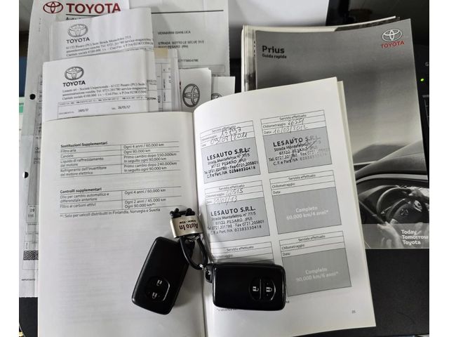 Toyota Prius 1.8Hybrid/136/e-CVT - автомобили, коли, обяви за нови и употребявани 15