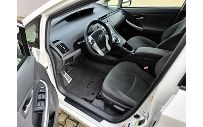 Toyota Prius 1.8Hybrid/136/e-CVT - автомобили, коли, обяви за нови и употребявани 6