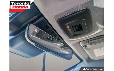 Toyota Prius XSE 13000КМ, ЦЕНА ДО БГ - автомобили, коли, обяви за нови и употребявани 14