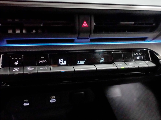 Toyota Prius XLE | 4X4 | КОЖА | CarPlay ЦЕНА ДО БГ - автомобили, коли, обяви за нови и употребявани 16