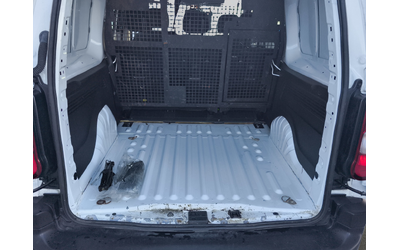 Toyota PROACE CITY 1.2L 110hp BVM6 E6 - автомобили, коли, обяви за нови и употребявани 13