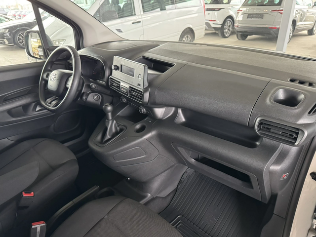 Toyota Proace City 1.5D* 75ps* 66хл.км* КЛИМАТИК - автомобили, коли, обяви за нови и употребявани 10