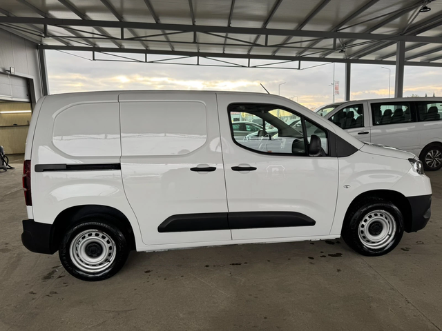 Toyota Proace City 1.5D* 75ps* 66хл.км* КЛИМАТИК - автомобили, коли, обяви за нови и употребявани 5